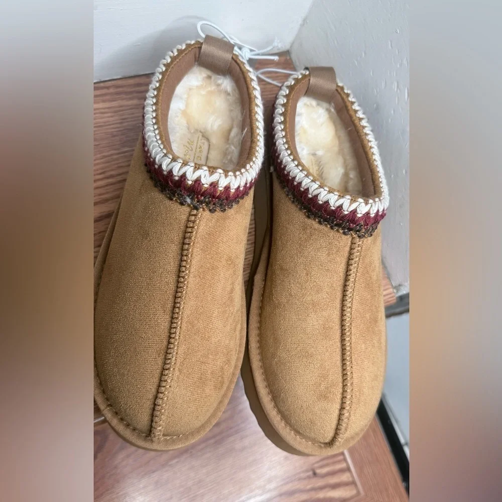 Altar'd State Men's Tan Suede Shearling-Lined Slip-Ons with Contrast Trim
